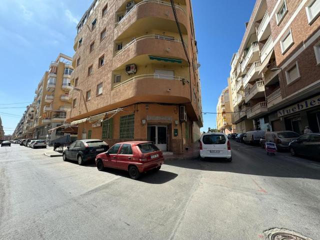 Local en venta en Torrevieja Alicante