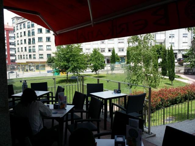 Local en venta en zona ajardinada y céntrica