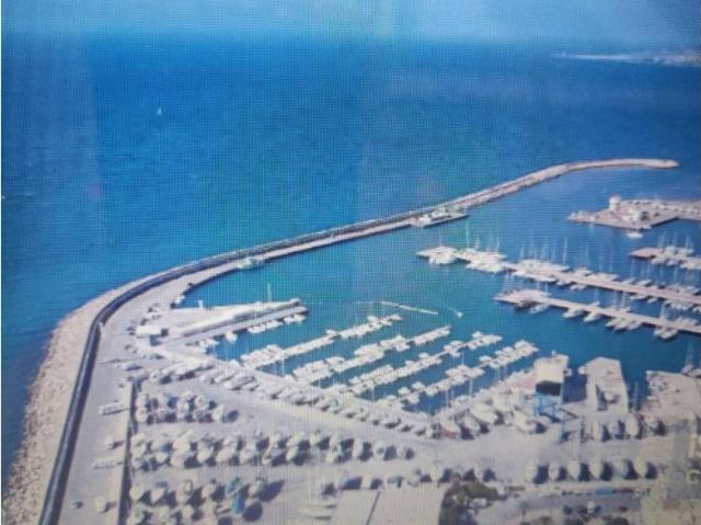 Local en venta en Almerimar