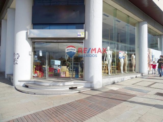 Local en venta en Avenida Gran Via, 148, Vigo