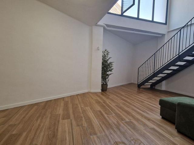 Local en venta en calle Vinya, Barcelona, de 100 m² por 265.000