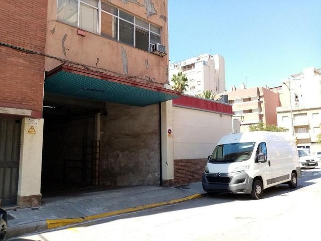 Local comercial en venta en calle De Francesc Moragas, Hospitalet de Llobregat, L´, de 500 m² por 239.000