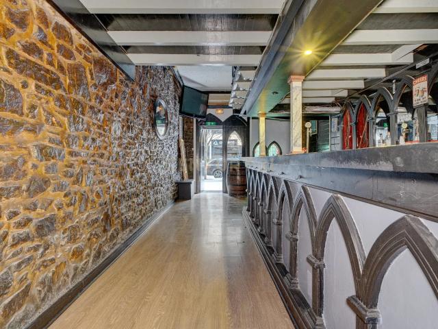 Local en venta en Calle Fuenterrabía 33