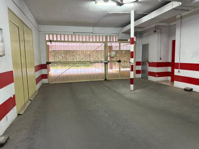 Local en venta en Calle Manuel de Falla – Amplio espacio de 209 m2