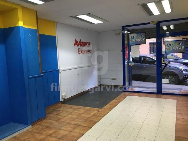 Local comercial en venta en calle Montras, Hospitalet de Llobregat, L´, de 240 m² por 215.000