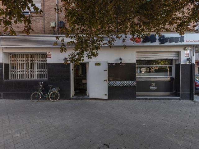 Local en venta en el Zaidín – Equipado y con licencia de bar