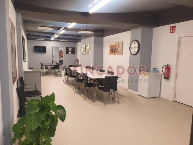 Local en venta en Esplugues de Llobregat 08950