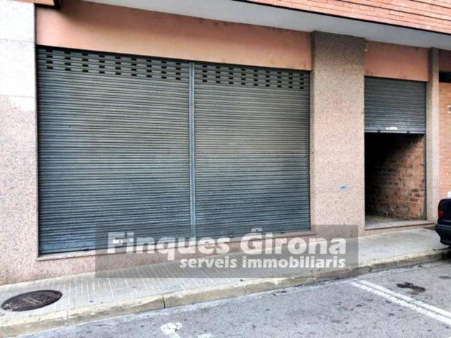 Local en venta con 198m2 en la calle Riera Rimau de Girona