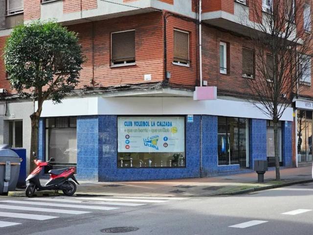 Local en venta en La Calzada 33213