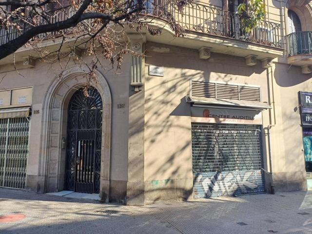 Local en venta en La Nova Esquerra de l'Eixample 08015