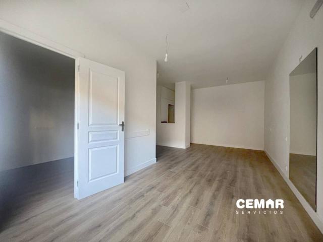 Local en venta en junto al colegio Toki Alai: ARBES