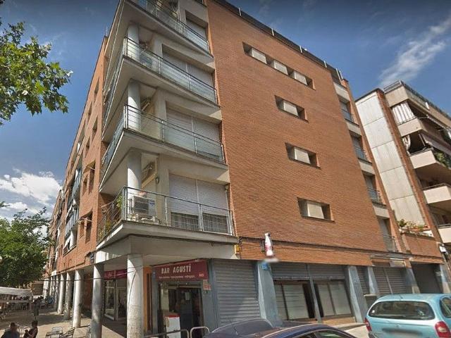 Local comercial en venta en plaza Agustí Bartra, Terrassa, de 105 m² por 55.000