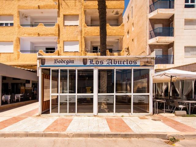 Local en venta en Roquetas de Mar Almería