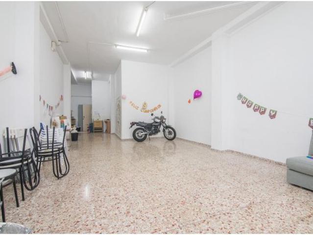 LOCAL EN VENTA JUNTO AL TOSCAR