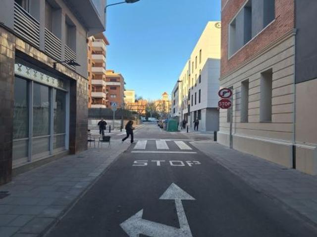 Local en venda al centre d’Igualada per 45.000 € – Ideal negoci, magatzem o pàrquing