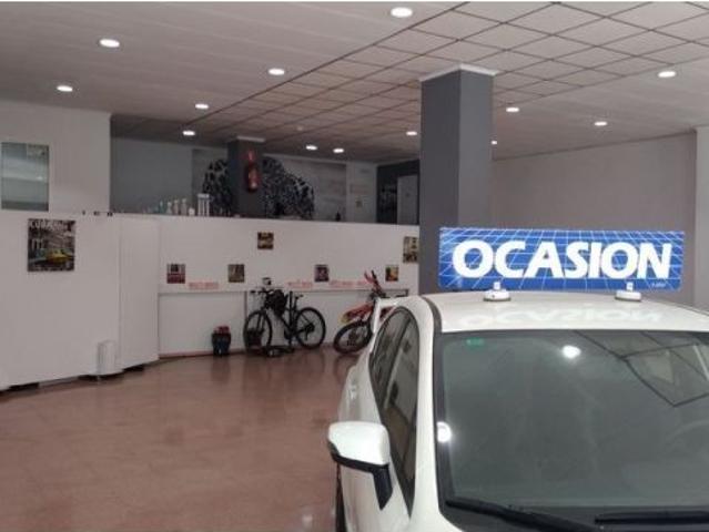 LOCAL EN ZONA CÉNTRICA Y DE TRÁNSITO EN IBI