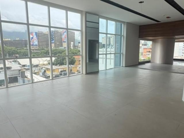 Local en alquiler 650m², Calle Madrid