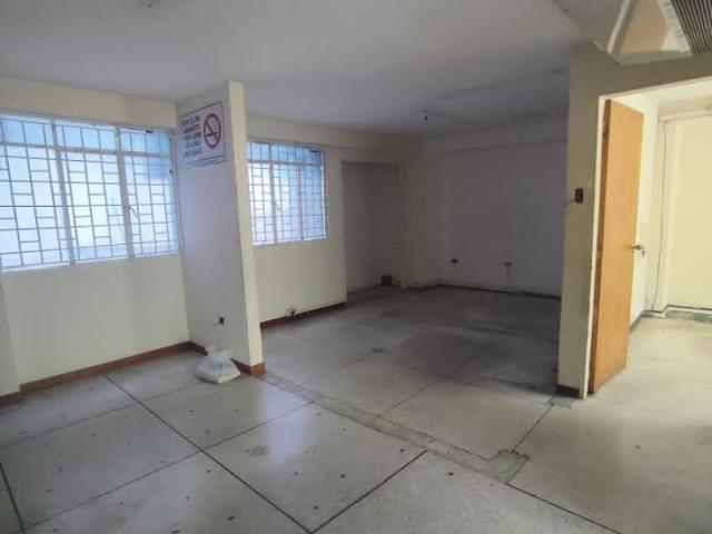 LOCAL EN ALQUILER URB. CHACAO