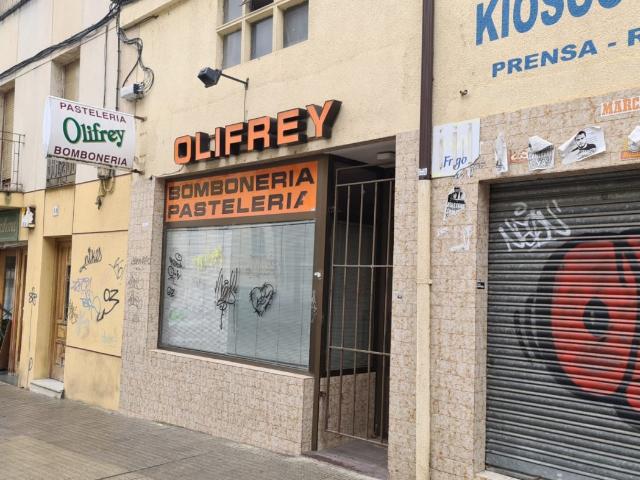 SE ALQUILA LOCAL DOBLADO CON ALMACÉN EN ZAMORA ZONA CANDELARIA PARA REFORMAR A DEMANDA.