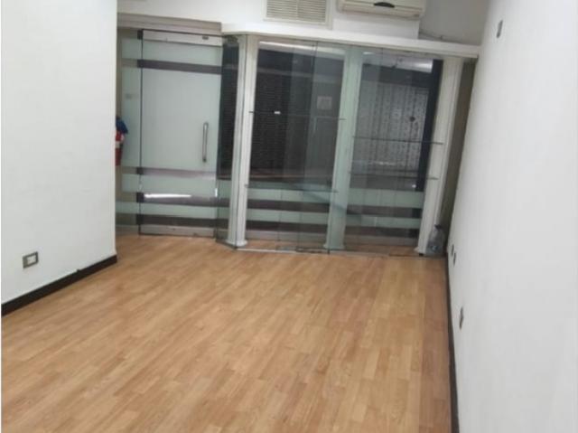 LOCAL EN ALQUILER CENTRO COMERCIAL LA COLINA