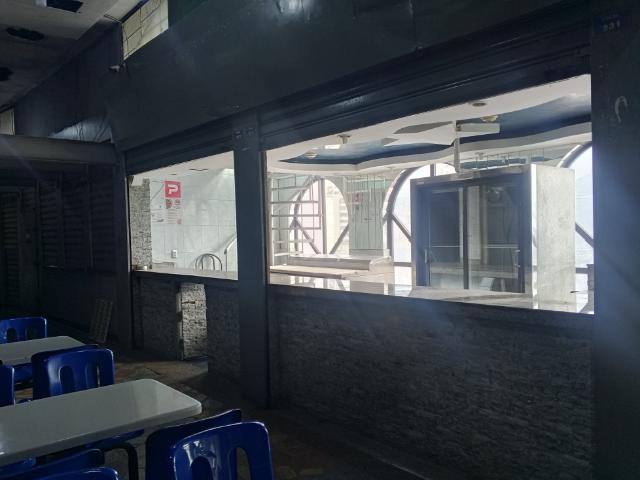 LOCAL EN ALQUILER DE DOS NIVELES EN LA BANDERA DE 20 M2