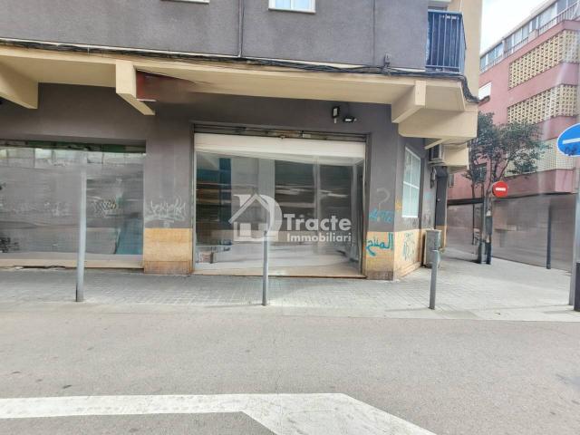 LOCAL EN ALQUILER EN ZONA MUY COMERCIAL