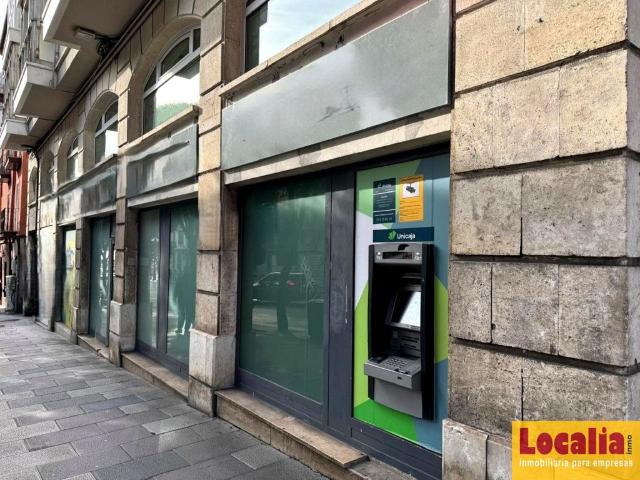 Local en alquiler en zona premium de Santander