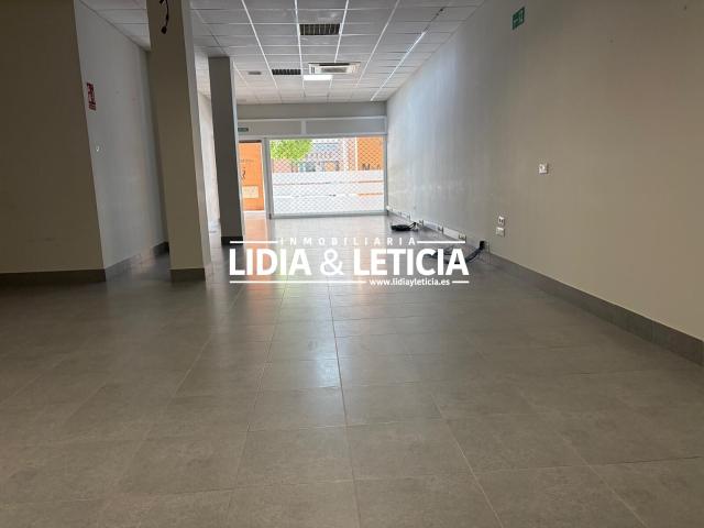 Local en alquiler en Escultora la Roldana