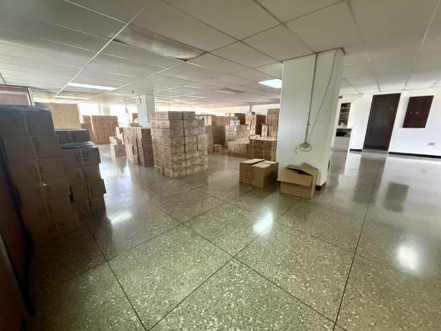 LOCAL EN ALQUILER LA TRINIDAD ZONA INDUSTRIAL lcm