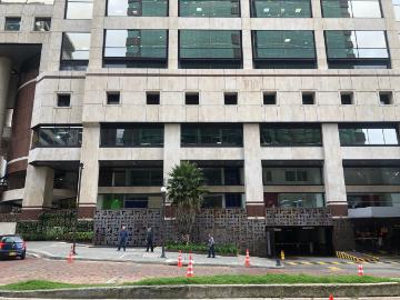 Local En Arriendo En Bogota En Santa Barbara A163981