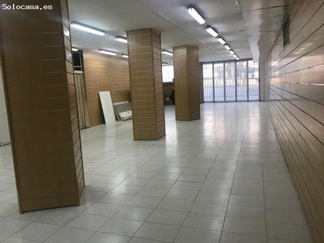 Local en Av. Alay