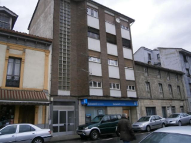 Local en Av Fernandez Pello, Cornellana Asturias