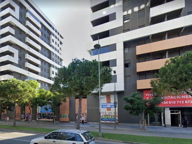Local en Av Roma Tarragona