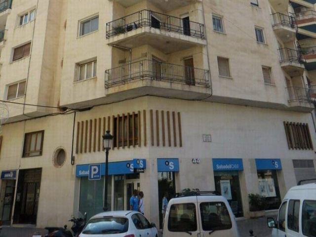 Local en Av Sagi Barba