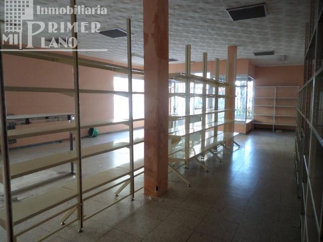 LOCAL EN AVDA ANTONIO HUERTAS DE 150 M2 CON 4 ESCAPARATES POR 900€ al mes