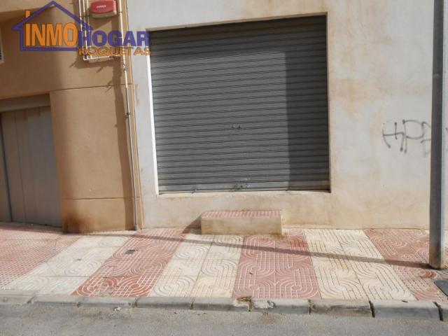 LOCAL EN BASTO EN PRINCIPAL AV. DE AGUADULCE. ZONA NETAMENTE COMERCIAL. POSIBILIDAD SUBSUELO 300 M2