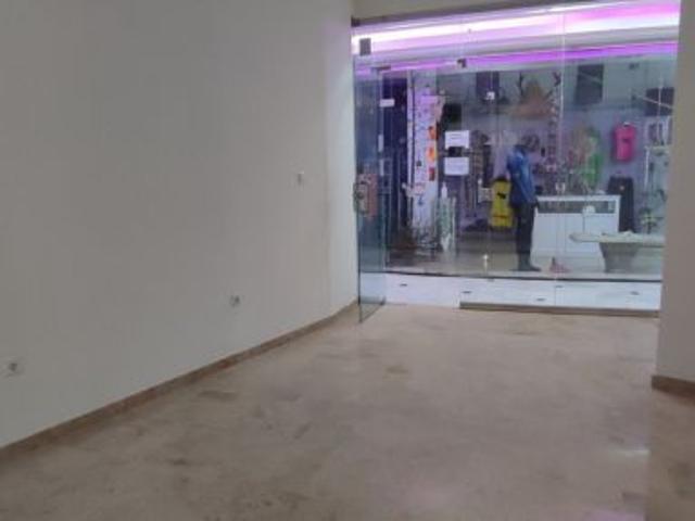 Local en boulevard Trapería 36, para su negocio