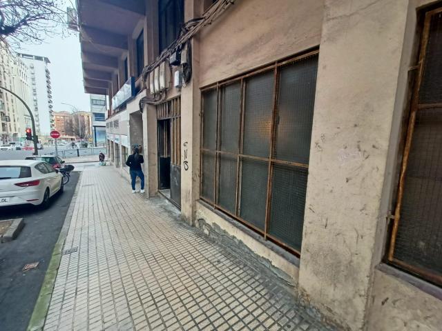 Local en bruto en avenida Alemania !