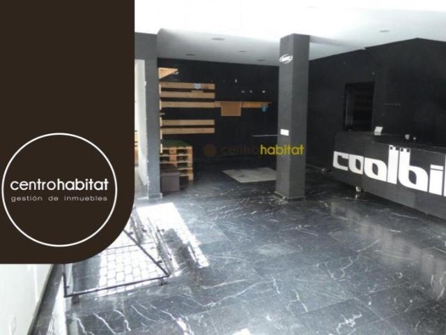 Local en Av/ Reina Victoria Elda