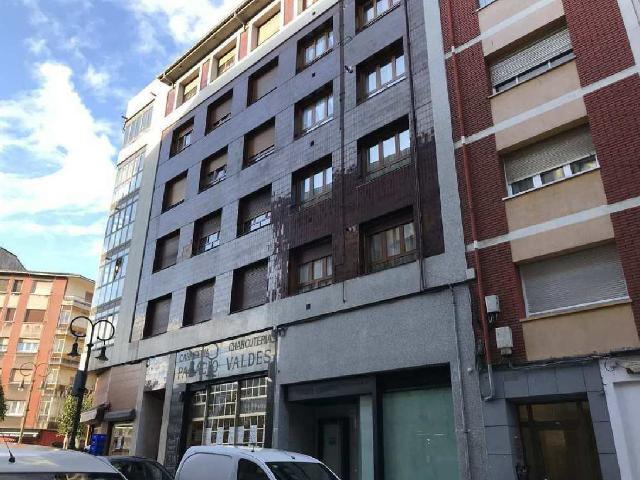 Local en C/ Palacio Valdés Avilés Asturias