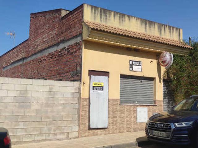 Local en C/ Valeriana, Burguillos Sevilla