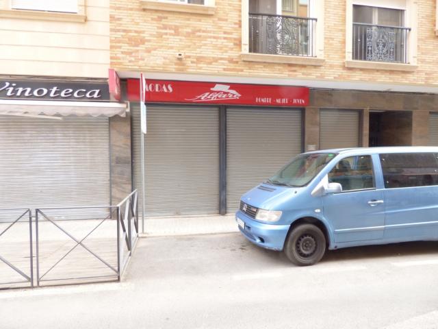 LOCAL EN CALLE COMERCIAL