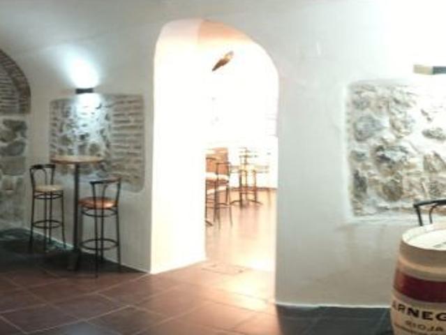 Local en Casco Historico con 144 m2 en una planta con licencia activa