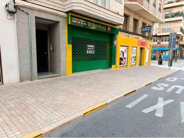 LOCAL EN DOCTOR CARO JUNTO PARADA DE AUTOBÚS