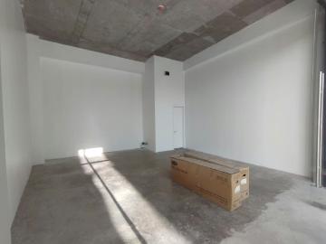 Local en Edificio de nueva Clínica Santa María | Espacios por CLF 34.00 en Las Condes