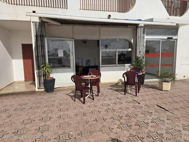 Local/apartamento en el Delta Muga de Empuriabrava, con múltiples posibilidades, a 100 m de la playa