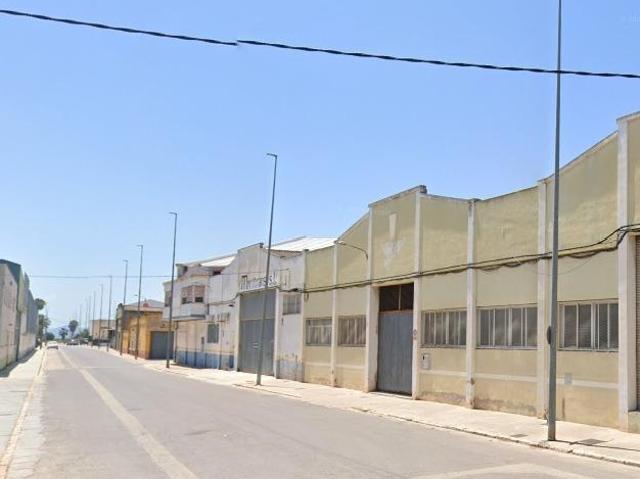 LOCAL EN GUADASSUAR