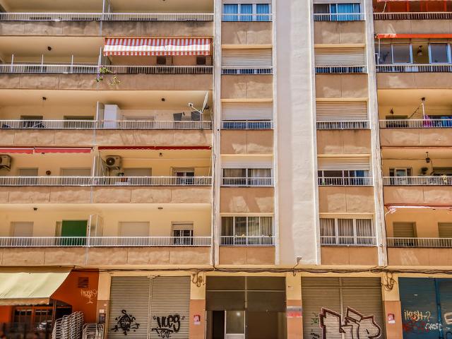 Local en PJ Sor Lluisa Estivill Reus