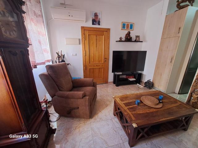 Local en planta baja, reformado, próximo al centro, a 450 metros de la playa de Águilas