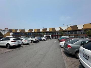 Local en Prados de Santa Rosa